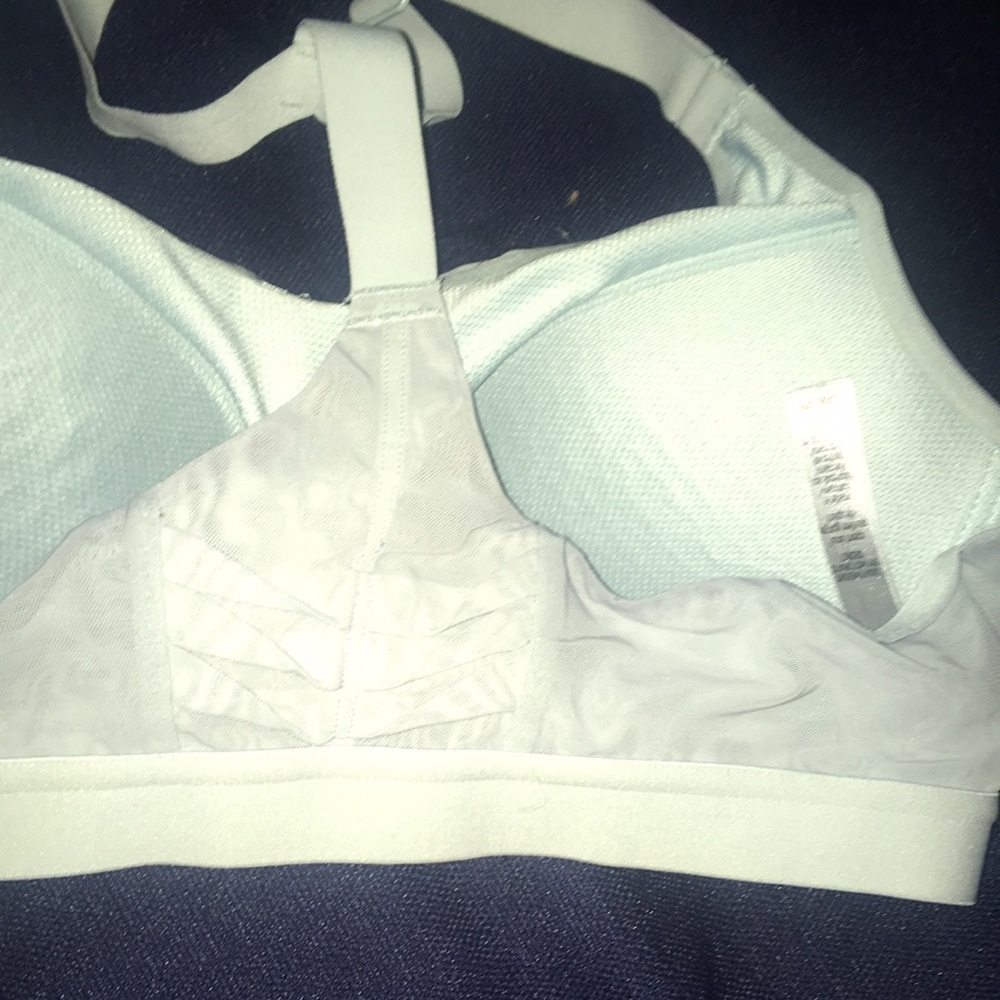 Victoria Secrets bra - Picture 3 of 3